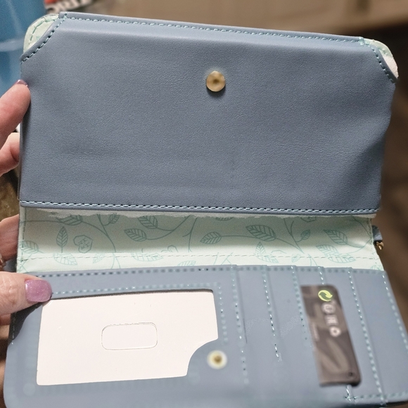 COPY - Robin hood Loungfly wallet - Picture 3 of 3